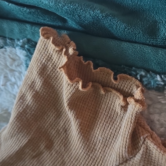 American Eagle Baby Tee Style top, new york city tennis used twice - Picture 8 of 9